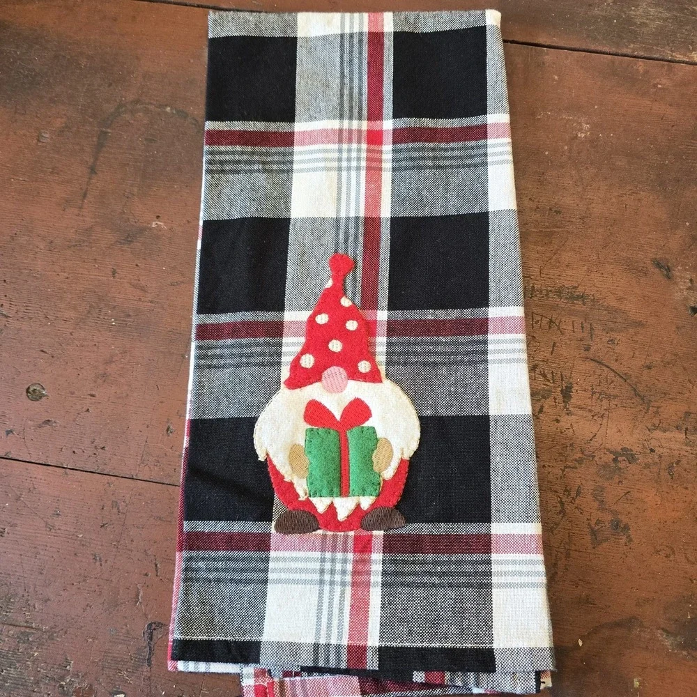Home Collections by Raghu Plaid‎ Christmas Gnome Hand Towel 100% Cotton Holiday